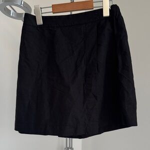 Uniqlo Black A-Line Skort